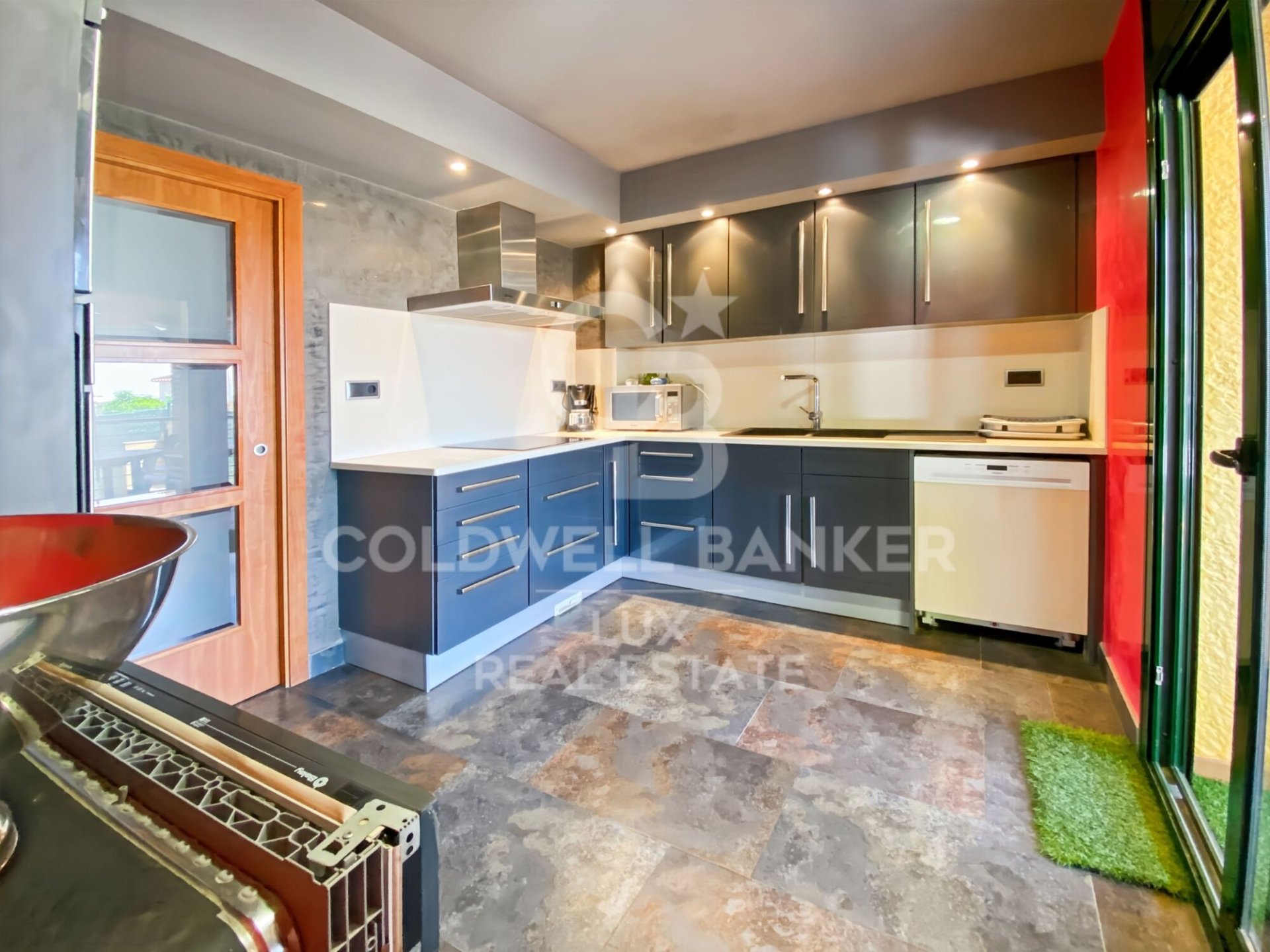 Hus i L'Escala, Girona, Spanien 4 sovrum, 301 kvm. Nr. 158511