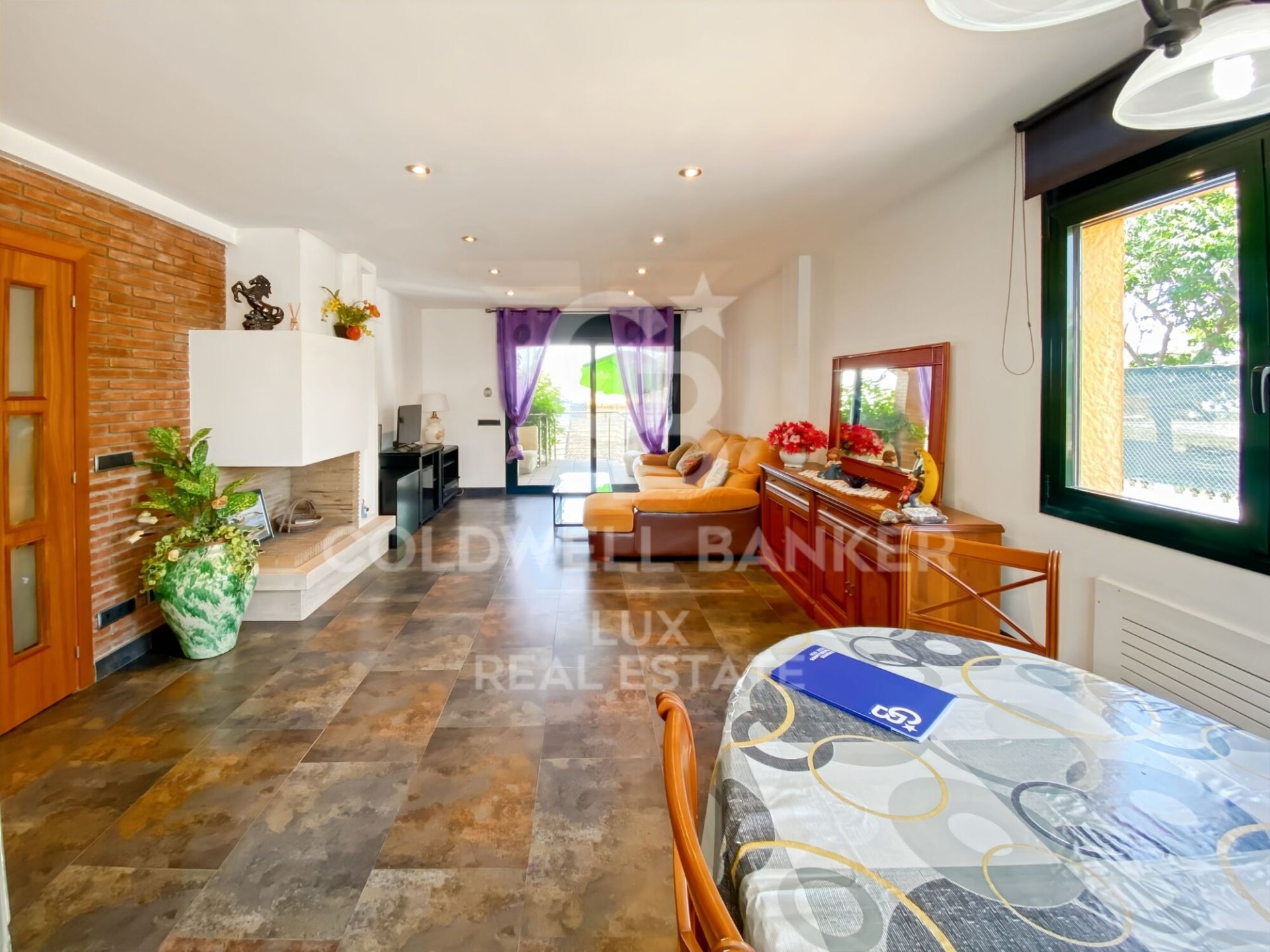 Hus i L'Escala, Girona, Spanien 4 sovrum, 301 kvm. Nr. 158511