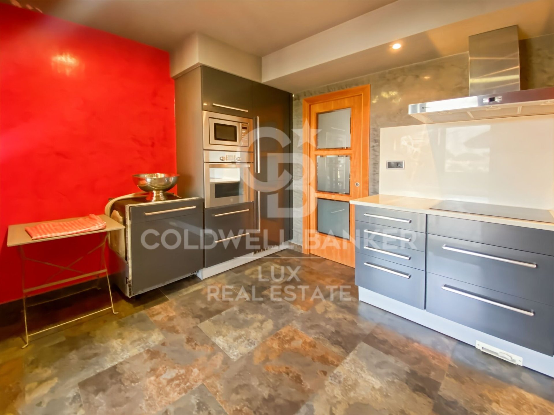 Hus i L'Escala, Girona, Spanien 4 sovrum, 301 kvm. Nr. 158511