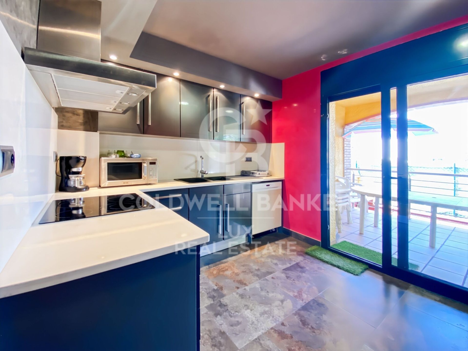 Hus i L'Escala, Girona, Spanien 4 sovrum, 301 kvm. Nr. 158511
