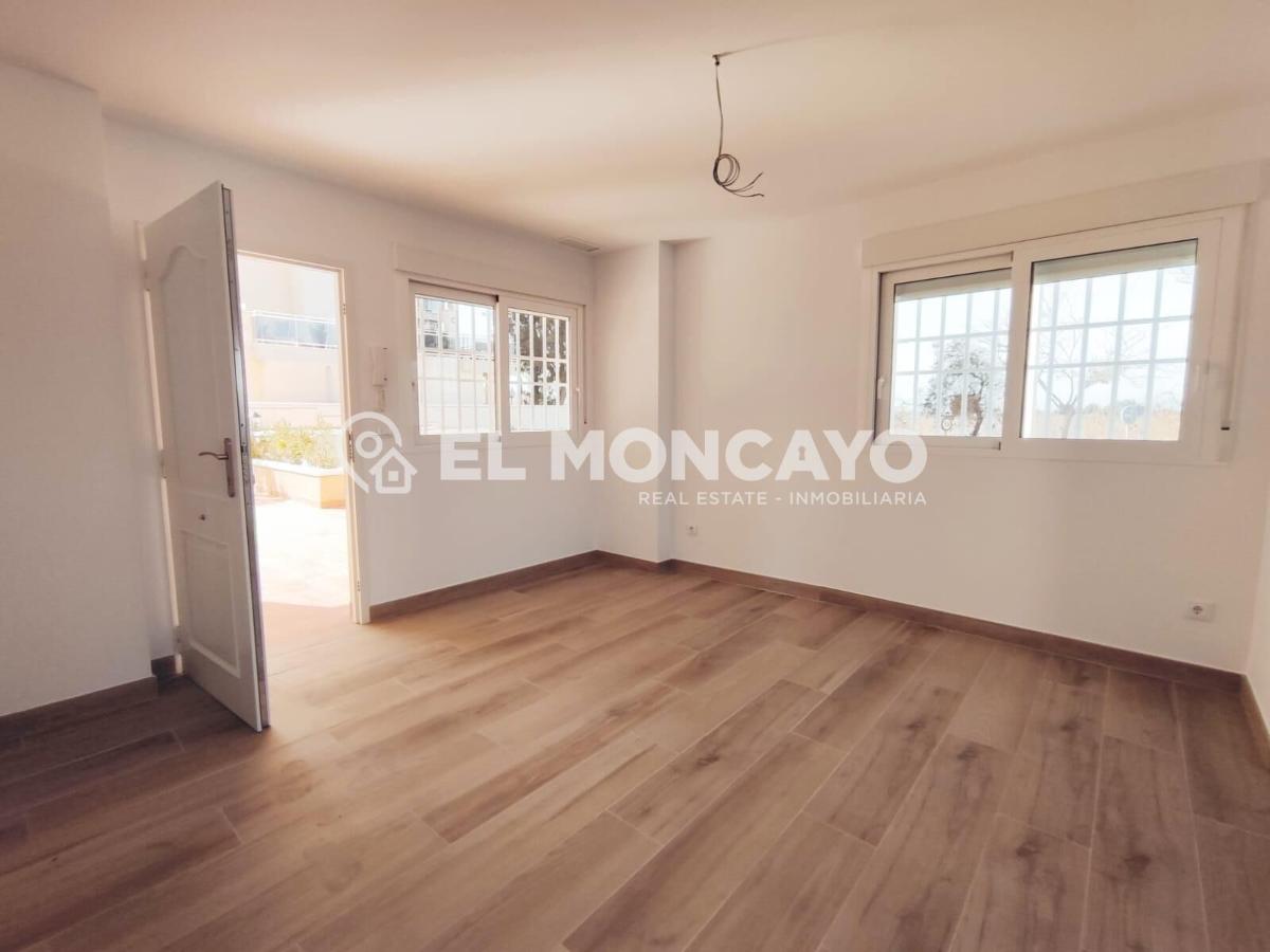 Apartment in Guardamar del Segura, Alicante, Spain 2 bedrooms, 79 sq.m. No. 149104