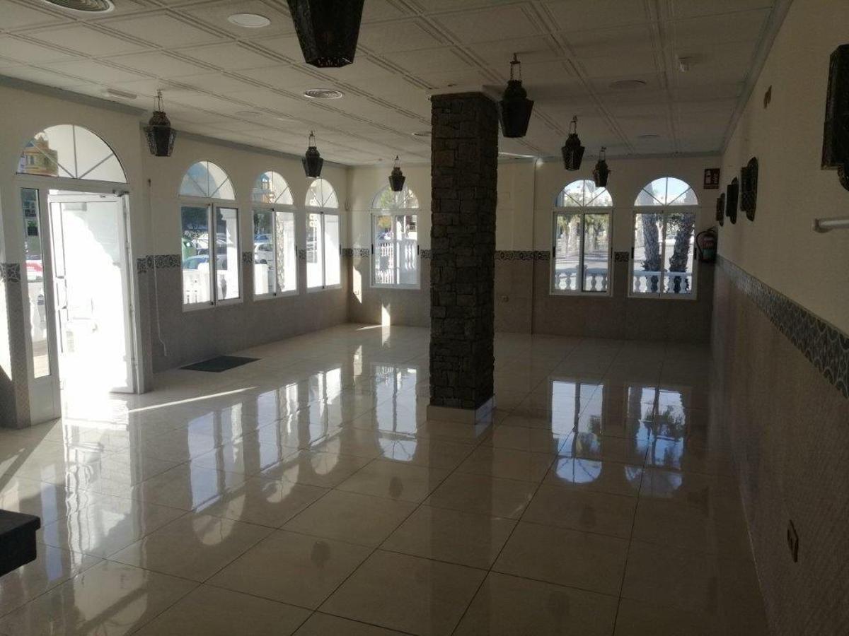 Propiedad comercial en Guardamar del Segura, Alicante, España 101 m2 No. 149108