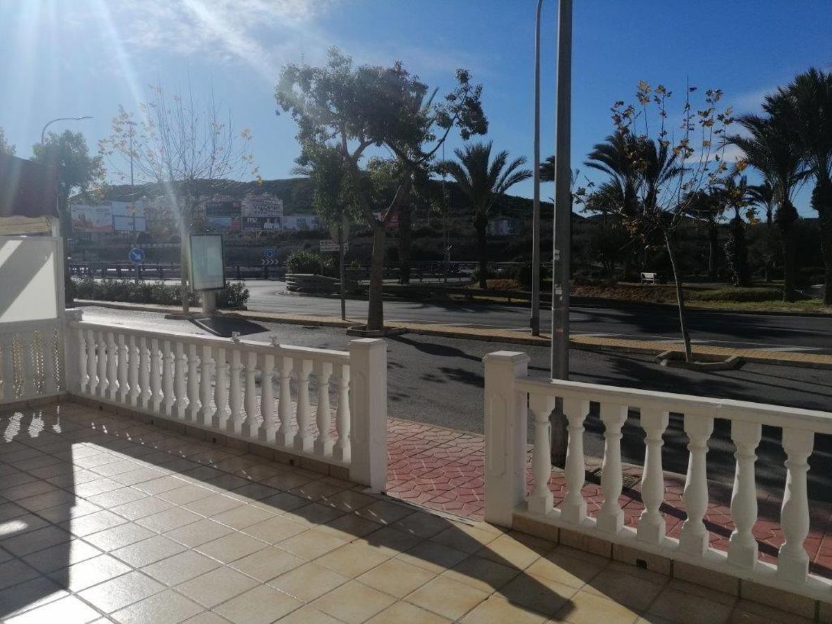 Propiedad comercial en Guardamar del Segura, Alicante, España 101 m2 No. 149108