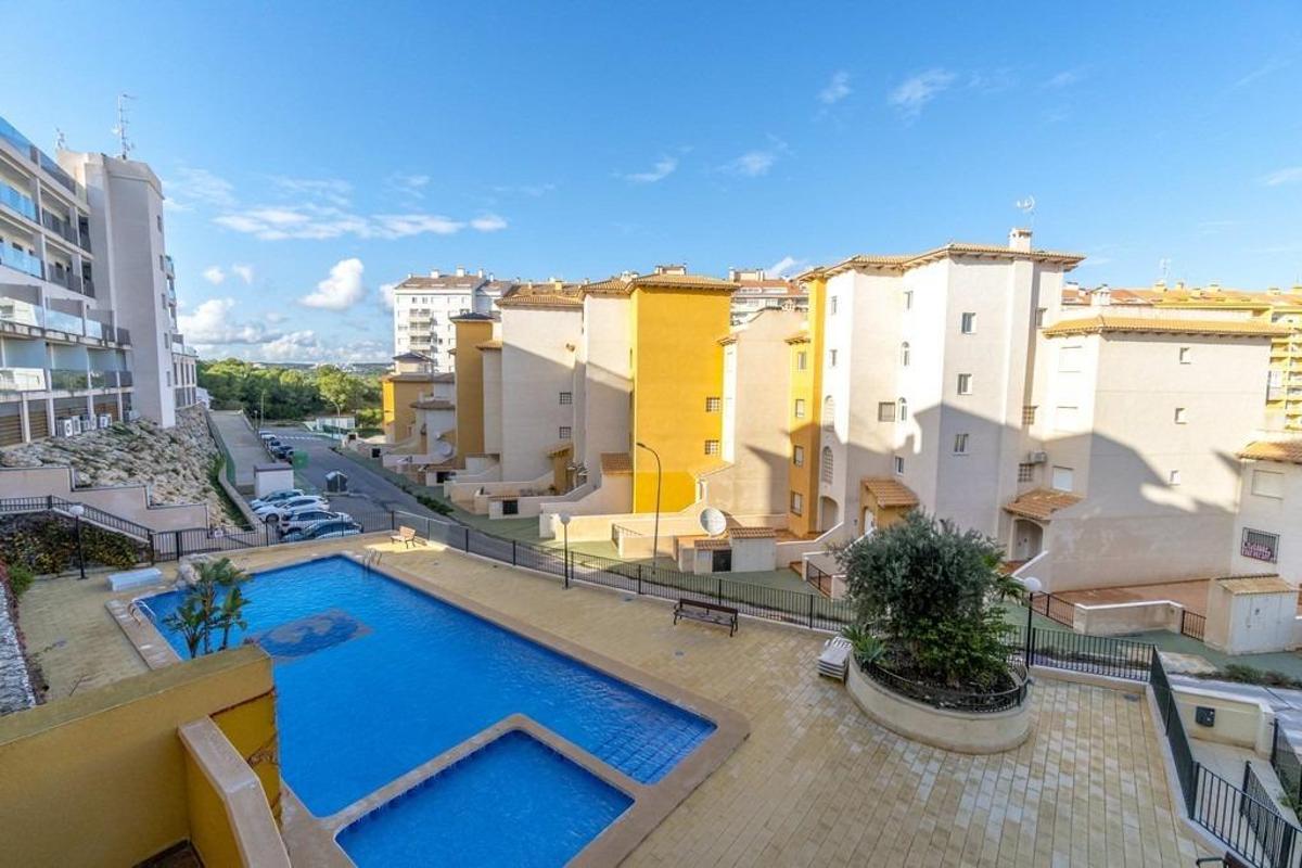 Apartment in Alicante, Spain 2 bedrooms, 71 sq.m. No. 149107