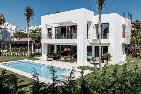 Villa à Malaga, Espagne 4 chambres, 540 m2 No. 106996