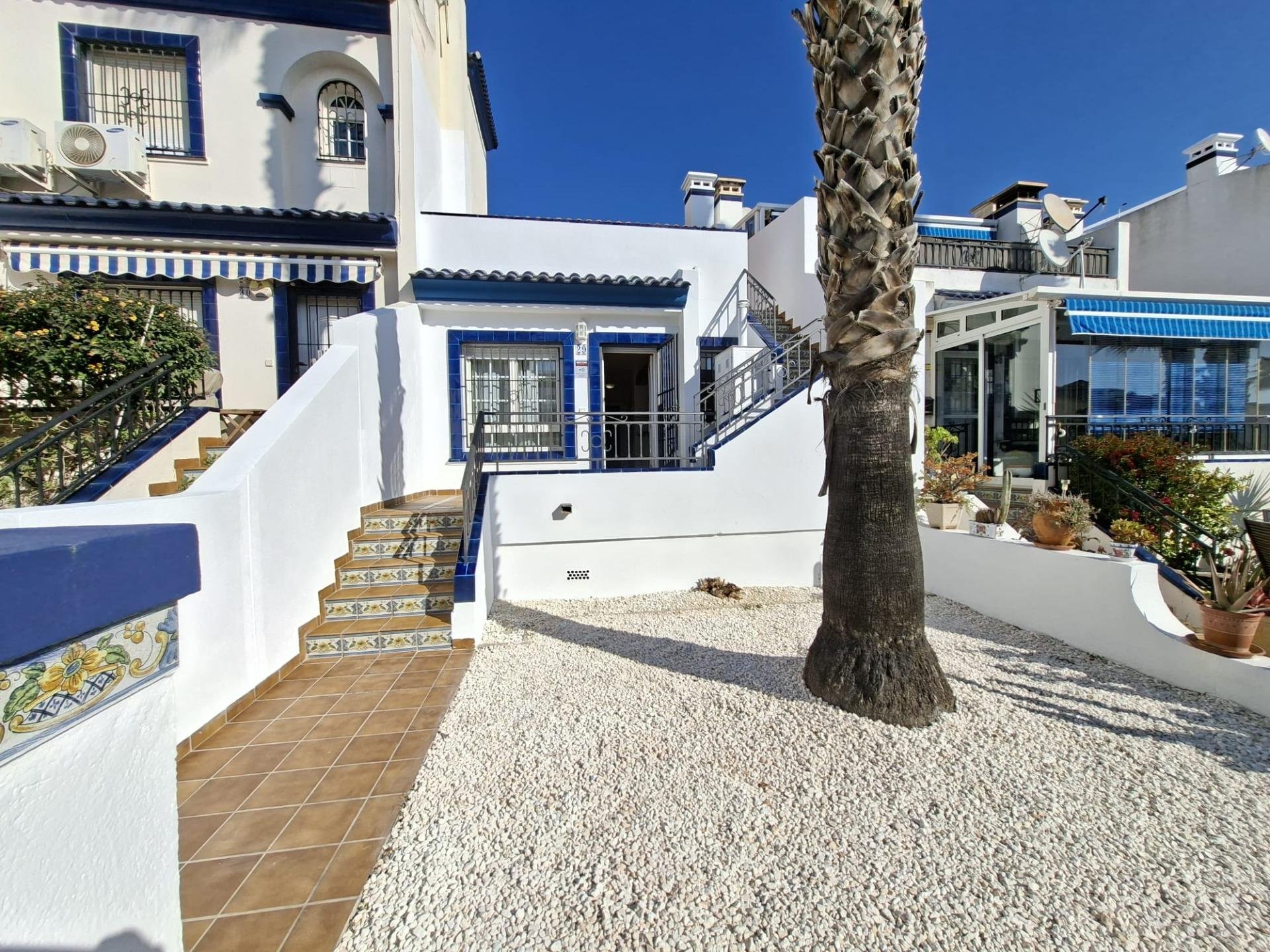 Bungalow à Villamartin, Alicante, Espagne 2 chambres, 64 m2 No. 189274