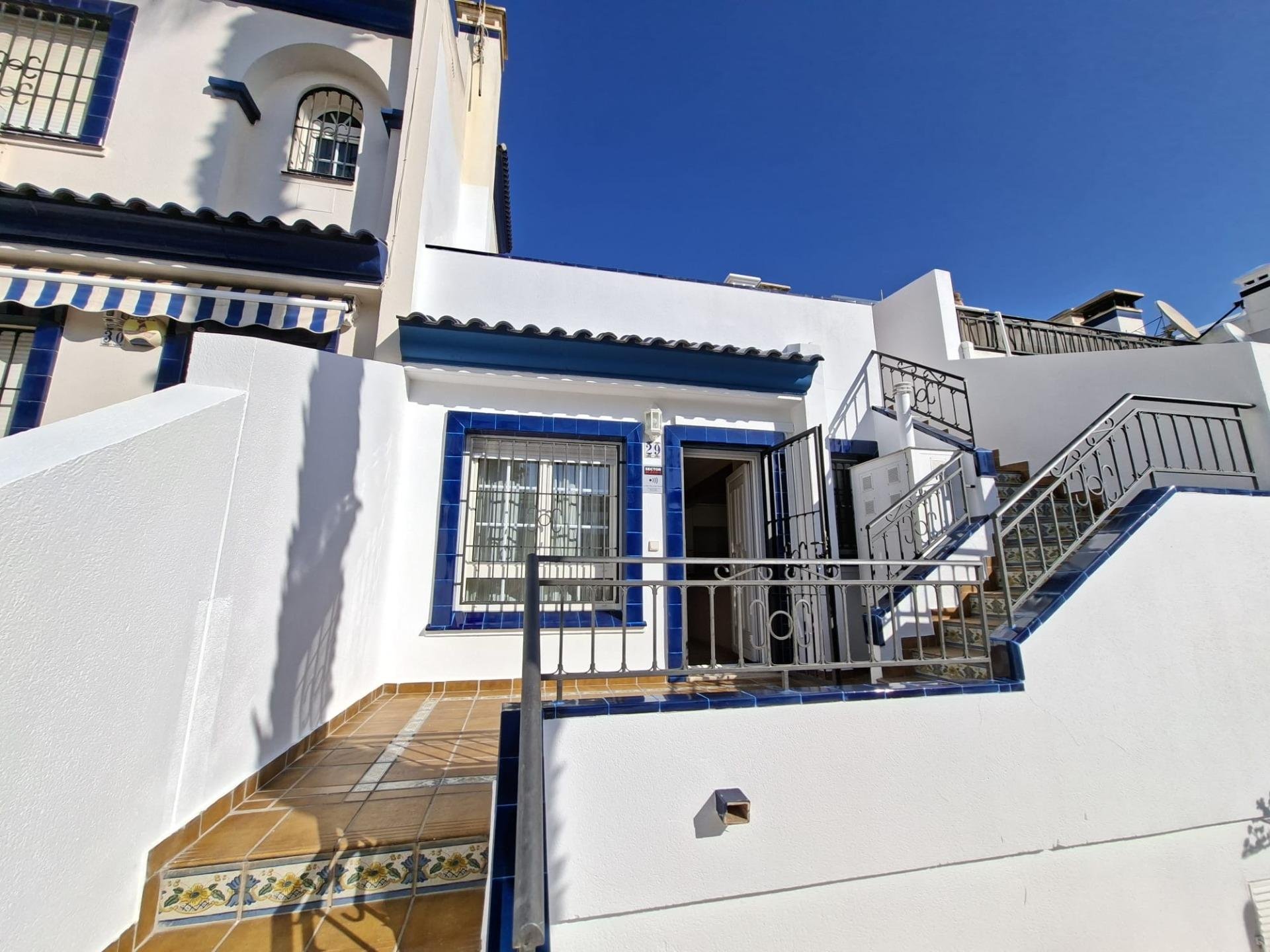 Bungalow à Villamartin, Alicante, Espagne 2 chambres, 64 m2 No. 189274