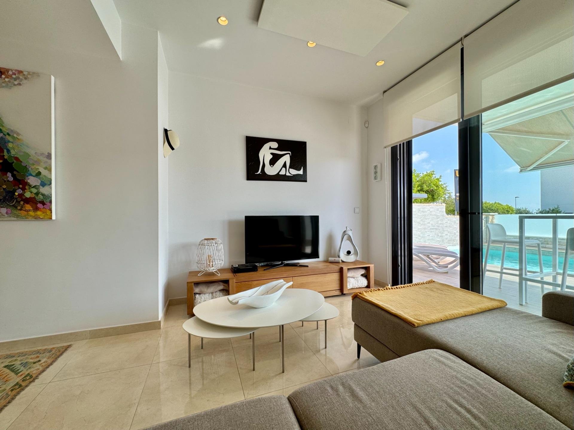 Villa en San Miguel de Salinas, Alicante, España 3 dormitorios, 92 m2 No. 189280