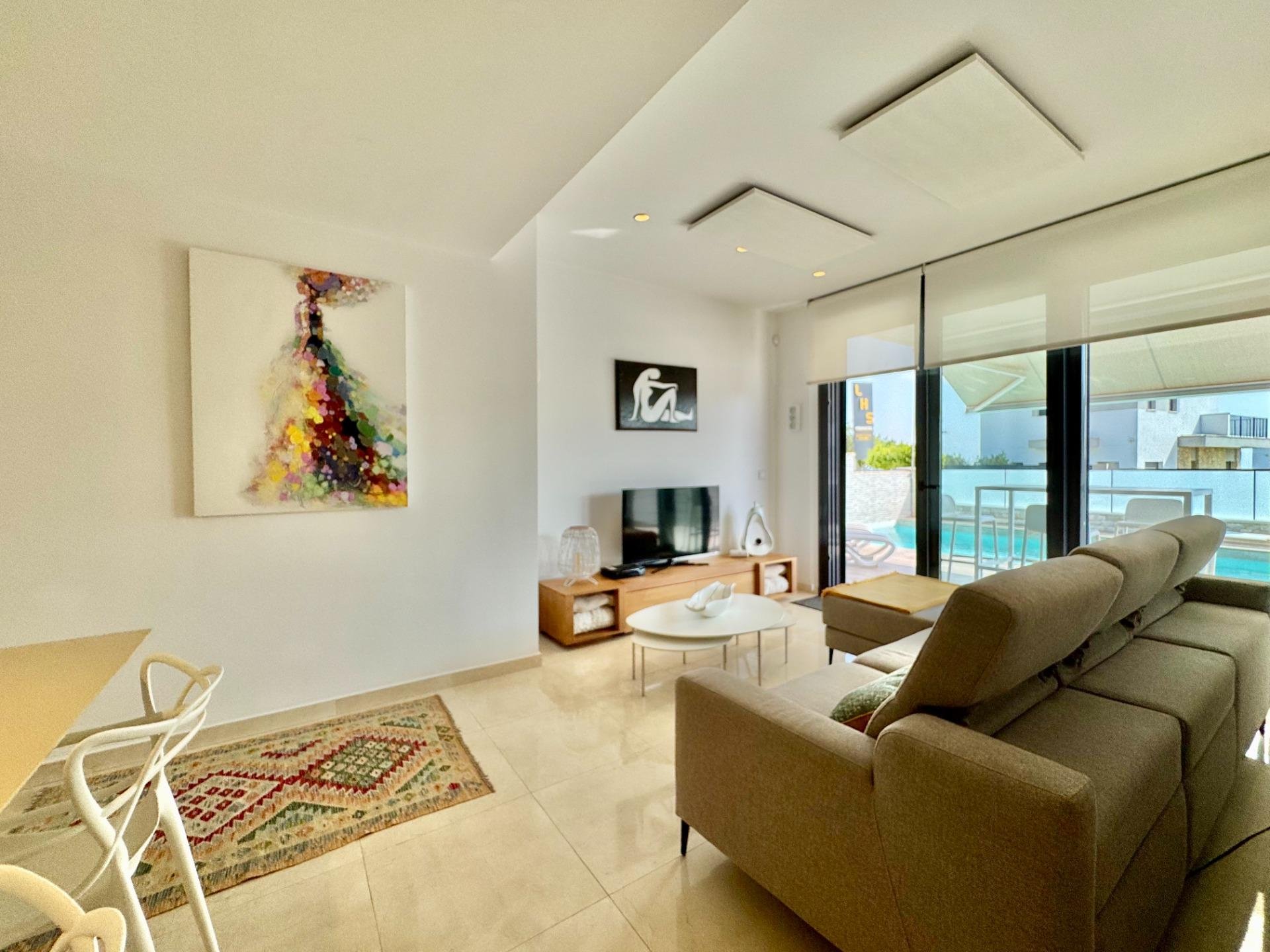 Villa en San Miguel de Salinas, Alicante, España 3 dormitorios, 92 m2 No. 189280