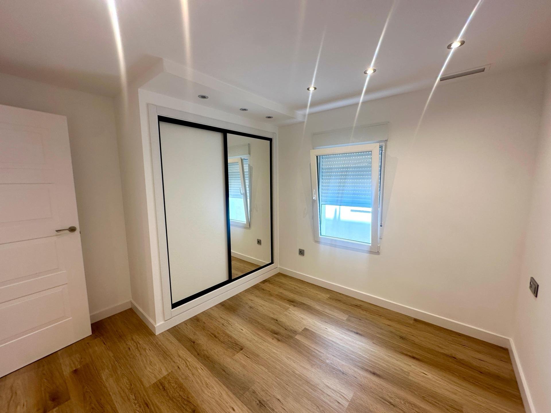 Apartamento en Alicante, España 3 dormitorios, 147 m2 No. 177488