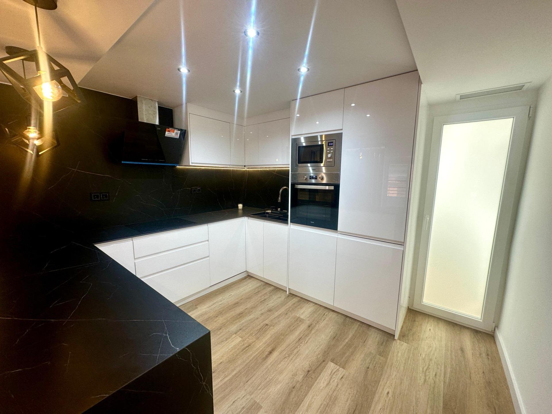 Apartamento en Alicante, España 3 dormitorios, 147 m2 No. 177488