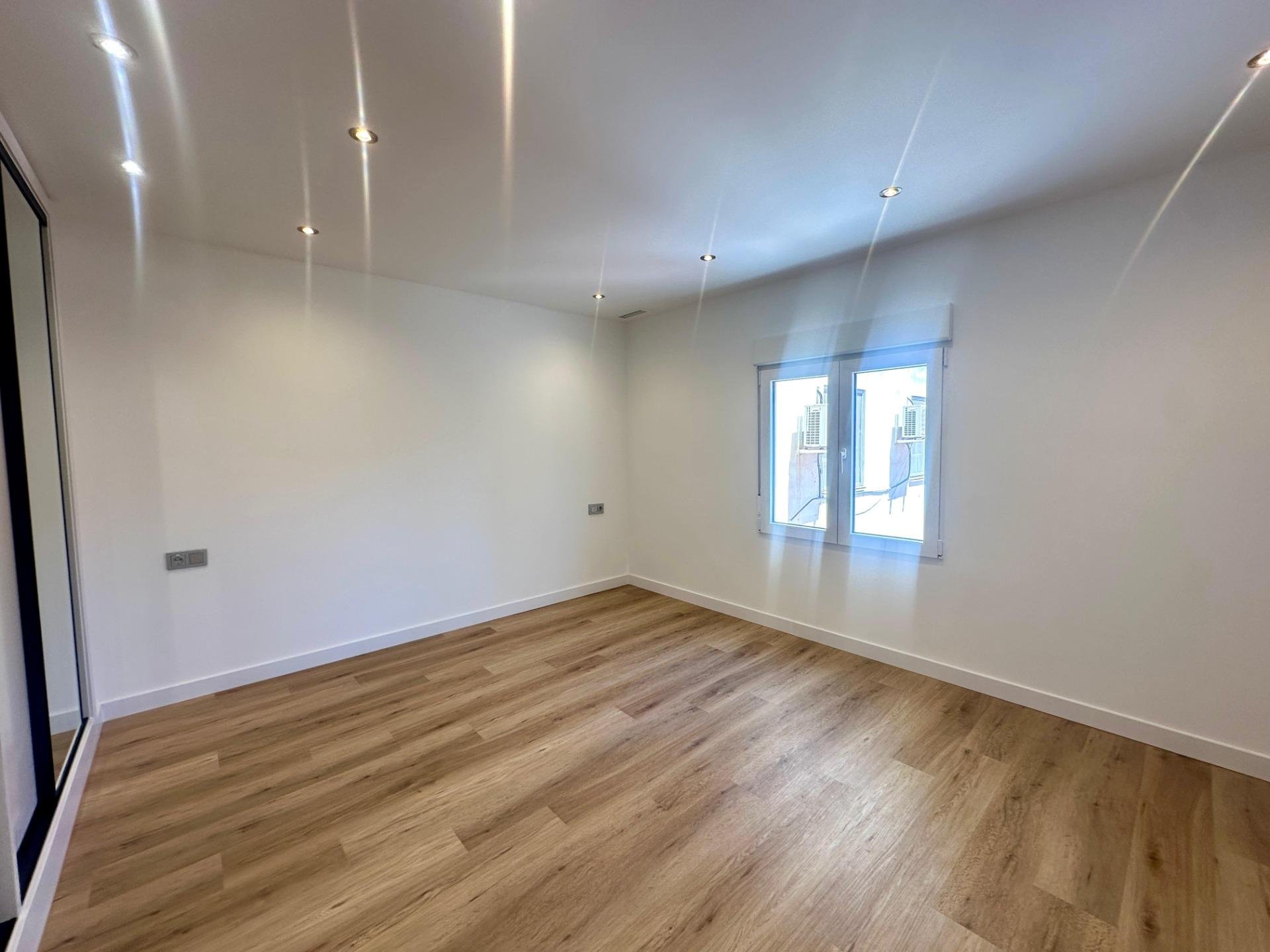 Apartamento en Alicante, España 3 dormitorios, 147 m2 No. 177488