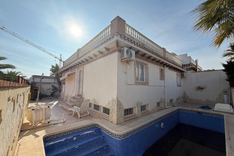 Talo Torrevieja, Alicante, Espanja 3 makuuhuonetta, 161 m2 No. 165965
