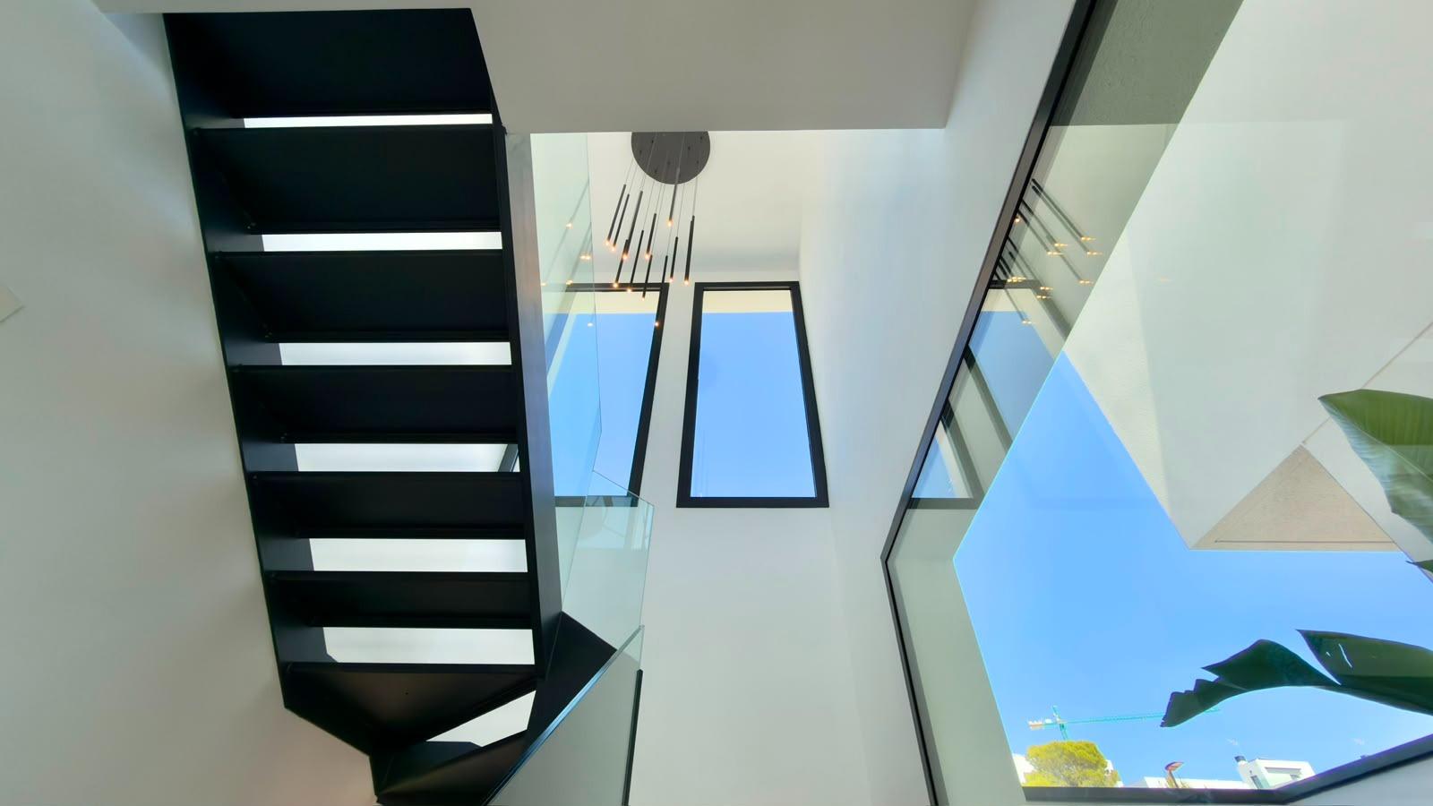 Villa a Finestrat, Alicante, Spagna 3 camere da letto, 462.62 mq. N° 165968