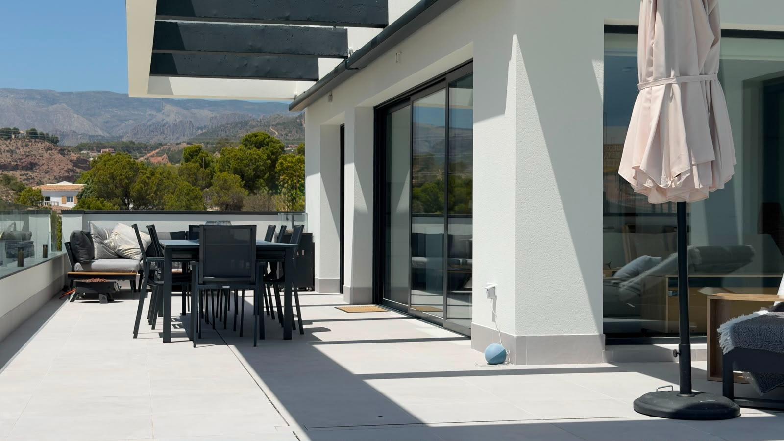 Villa a Finestrat, Alicante, Spagna 3 camere da letto, 462.62 mq. N° 165968