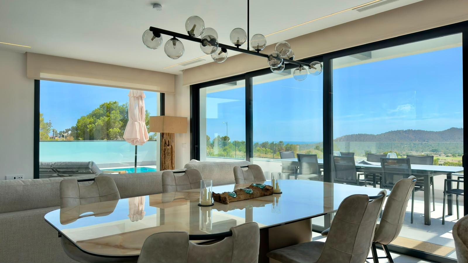 Villa a Finestrat, Alicante, Spagna 3 camere da letto, 462.62 mq. N° 165968