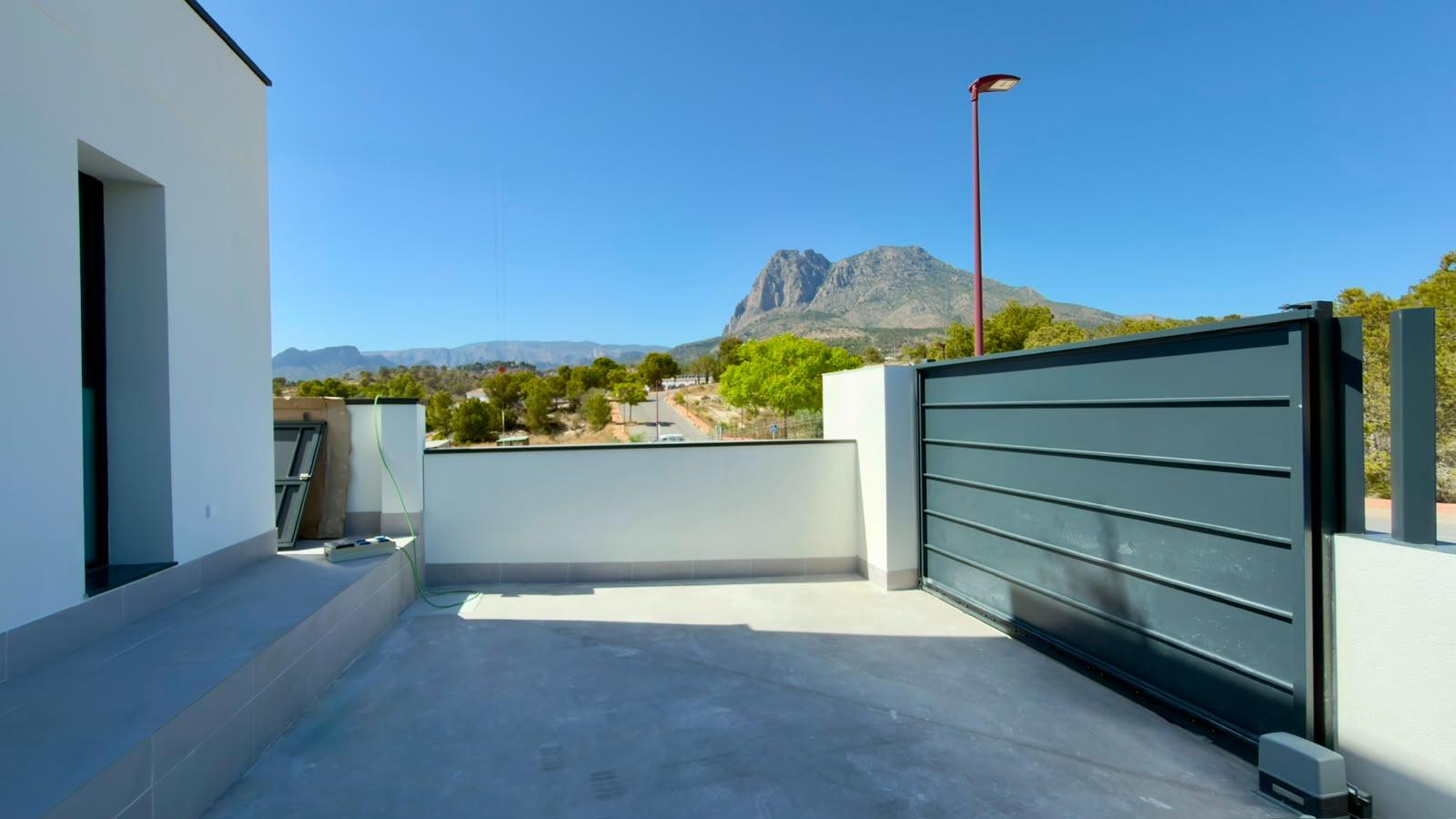 Villa a Finestrat, Alicante, Spagna 3 camere da letto, 462.62 mq. N° 165968