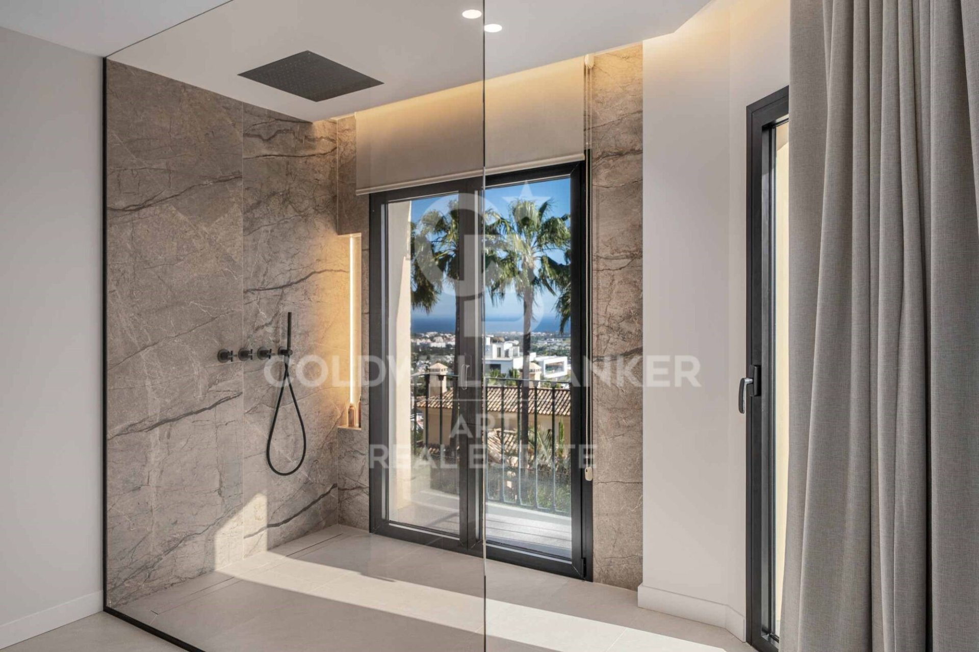 Villetta a schiera a Benahavis, Malaga, Spagna 3 camere da letto, 212 mq. N° 158656