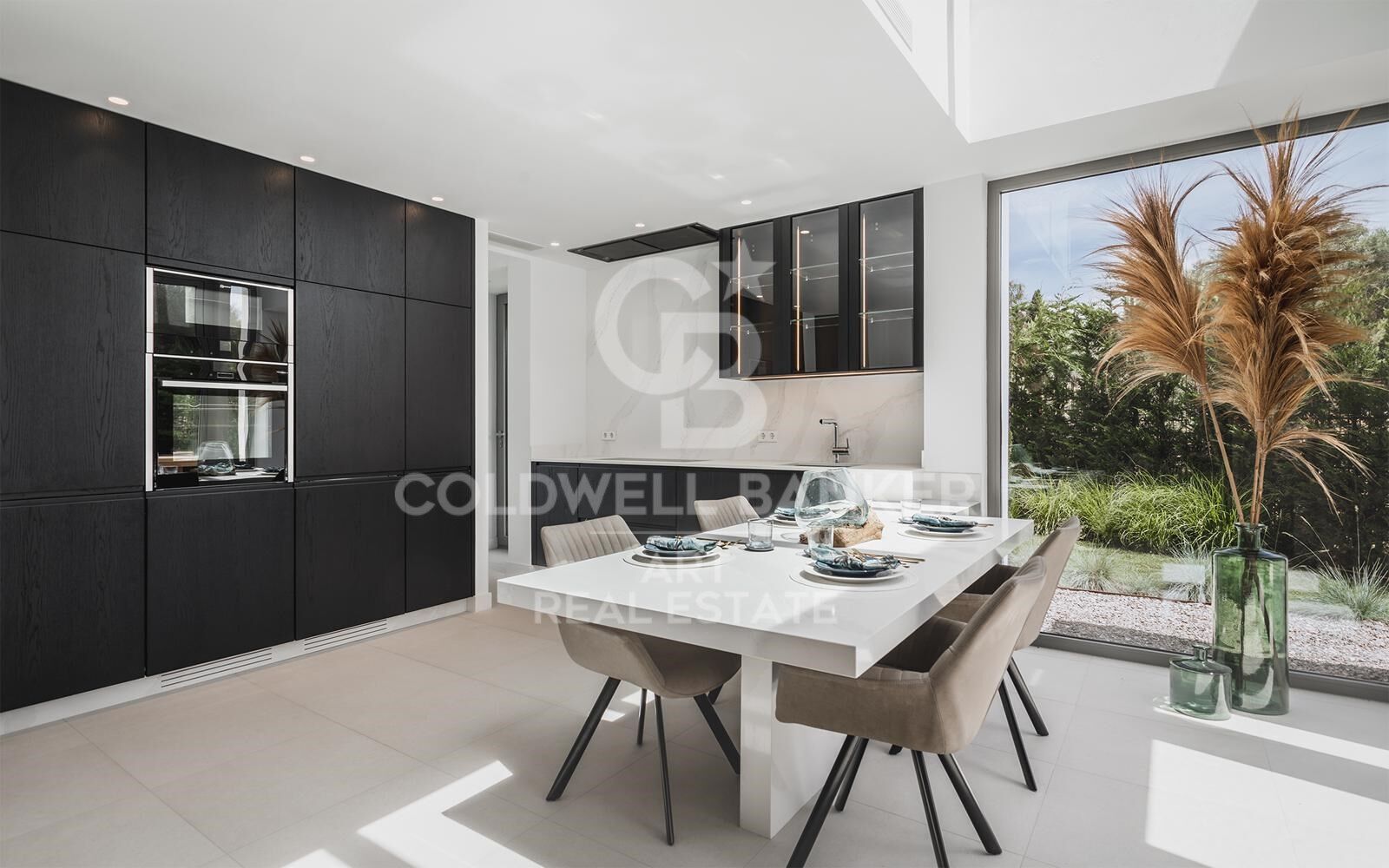 Villa Estepona, Malaga, Spānijā 5 istabas, 663 m2 Nr. 158654