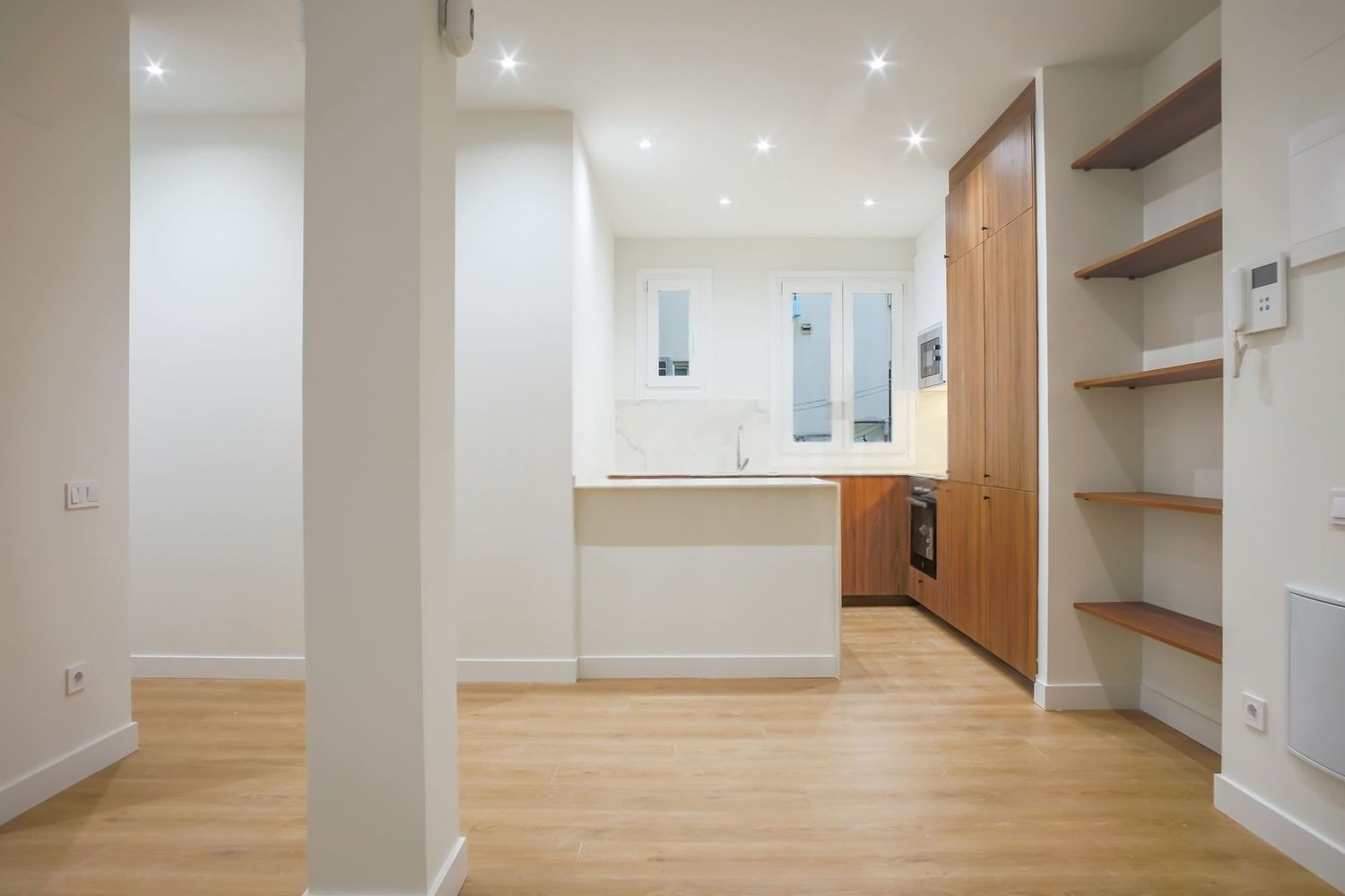 Apartment in Madrid, Spain 2 bedrooms, 91 sq.m. No. 180040