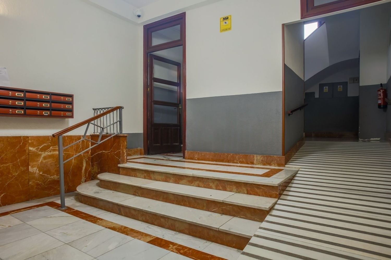Apartment in Madrid, Spain 2 bedrooms, 91 sq.m. No. 180040
