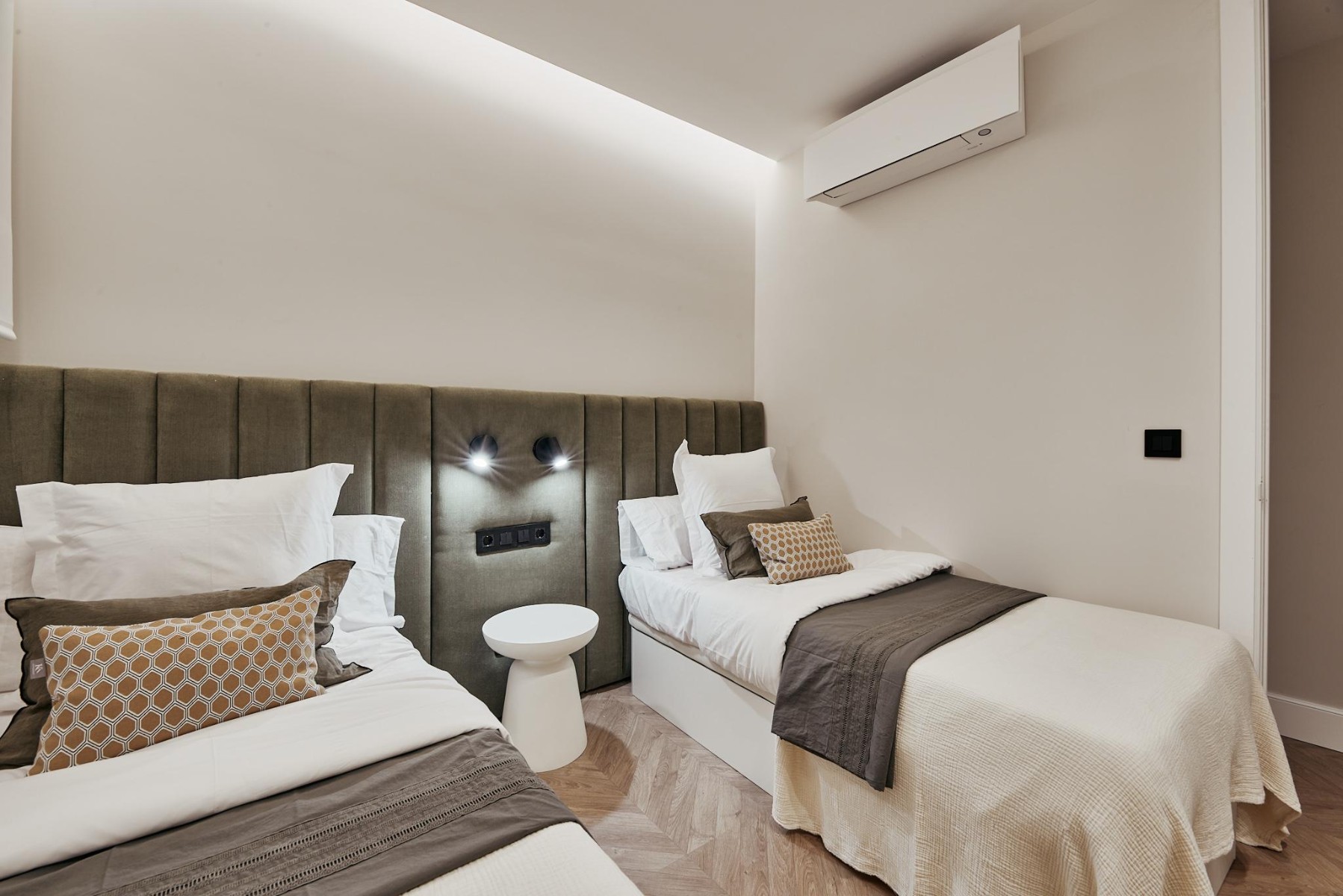 Huvila Madrid, Espanja 3 makuuhuonetta, 129 m2 No. 179957