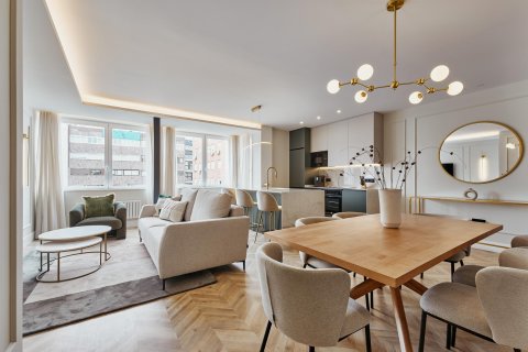 Appartamento a Madrid, Spagna 2 camere da letto, 89 mq. N° 179958
