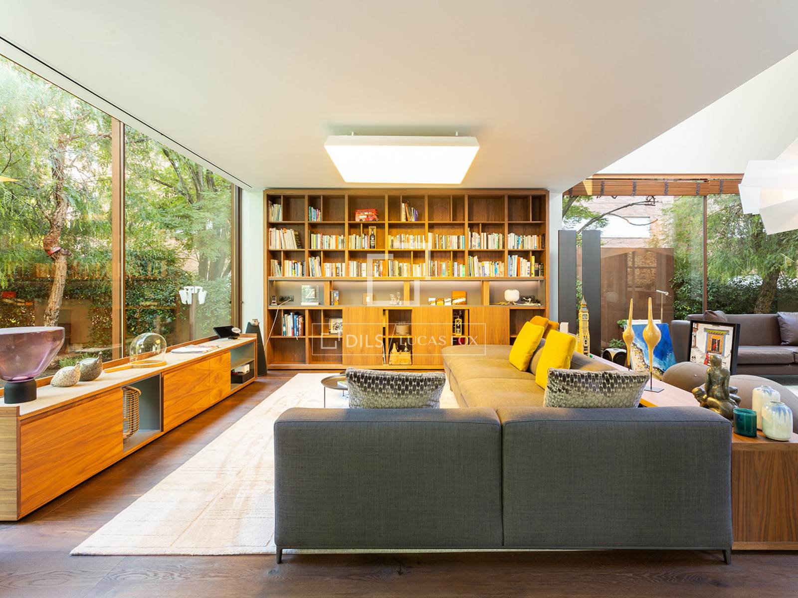 Villa in Barcelona, Spain 6 bedrooms, 728 sq.m. No. 192709