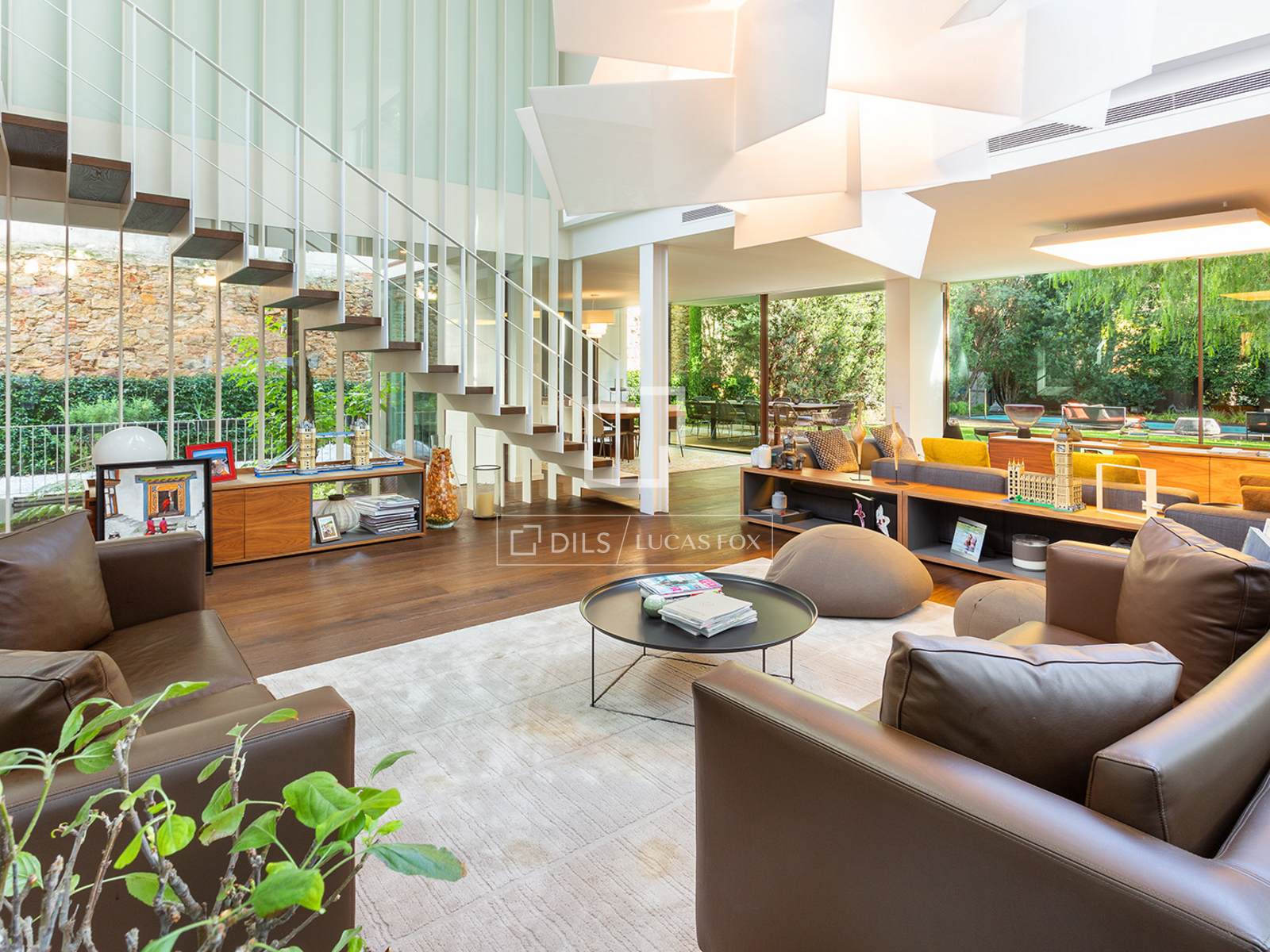 Villa in Barcelona, Spain 6 bedrooms, 728 sq.m. No. 192709