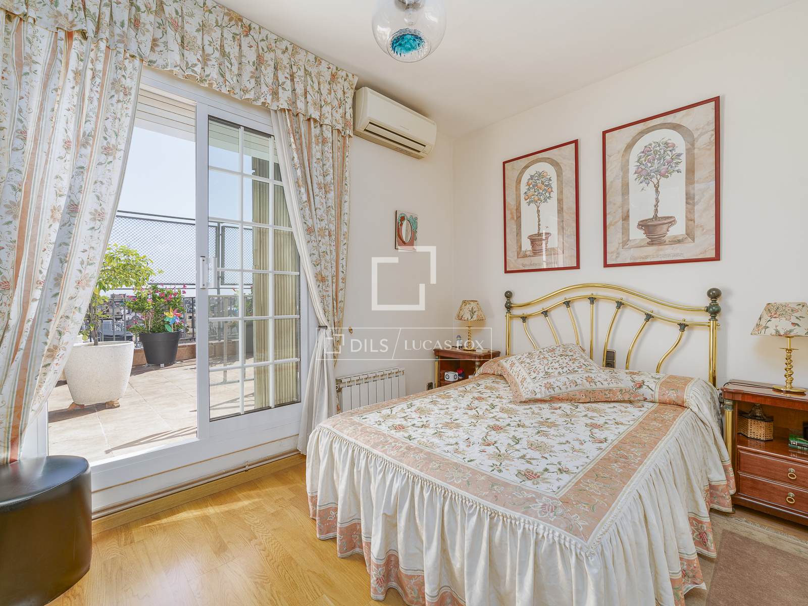 Penthouse in Barcelona, Spain 7 bedrooms, 180 sq.m. No. 192710