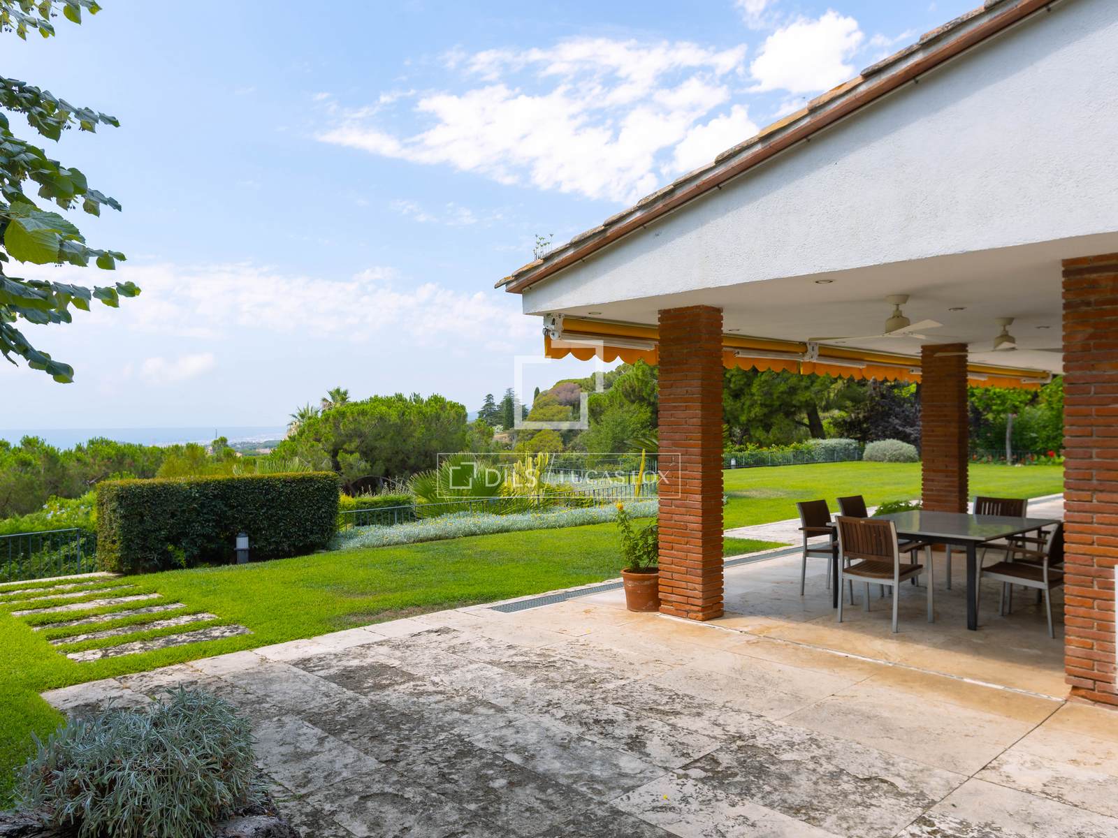 Villa in Sant Vicenc De Montalt, Barcelona, Spain 7 bedrooms, 637 sq.m. No. 192714