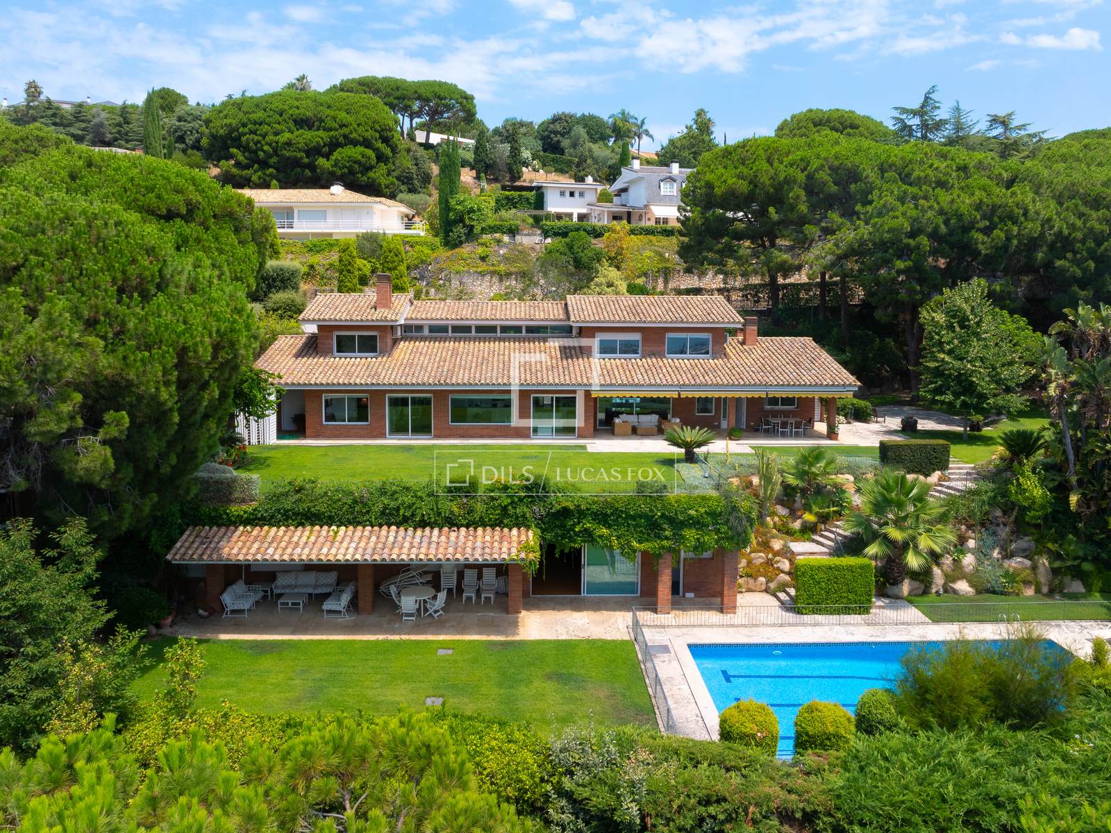 Villa in Sant Vicenc De Montalt, Barcelona, Spain 7 bedrooms, 637 sq.m. No. 192714