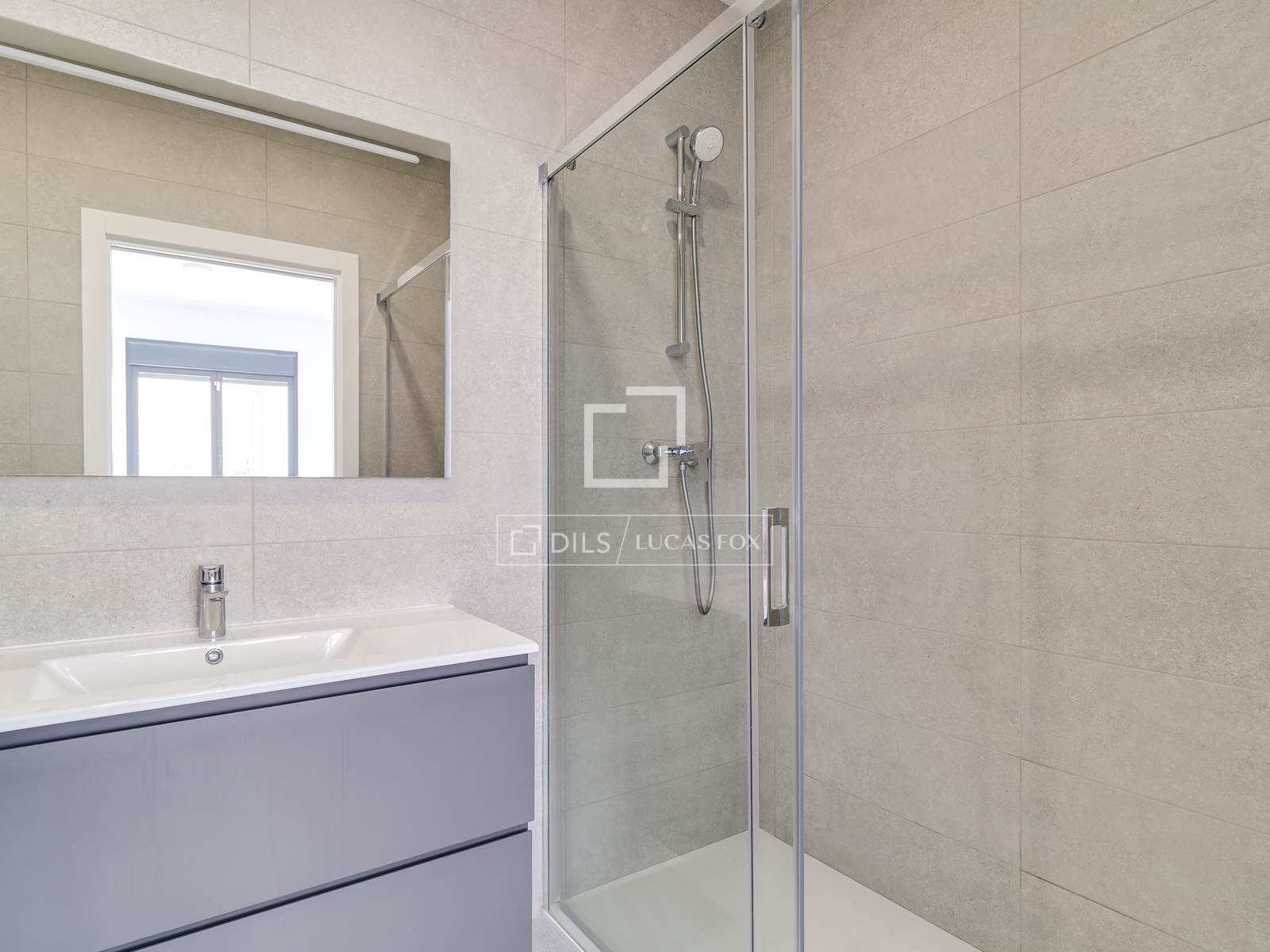 Huoneisto L'Hospitalet de Llobregat, Barcelona, Espanja 3 makuuhuonetta, 90 m2 No. 192708