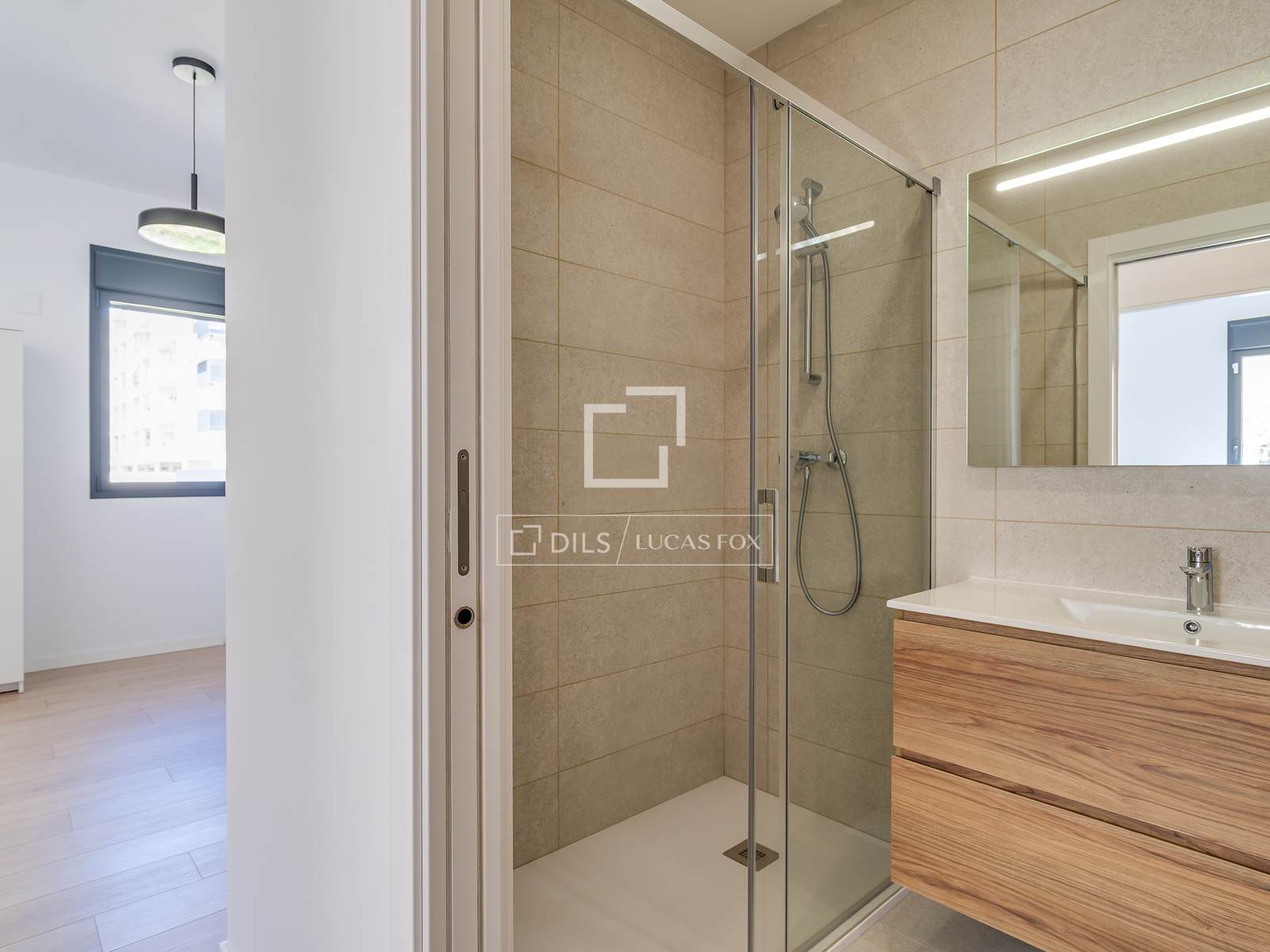 Huoneisto L'Hospitalet de Llobregat, Barcelona, Espanja 3 makuuhuonetta, 90 m2 No. 192708