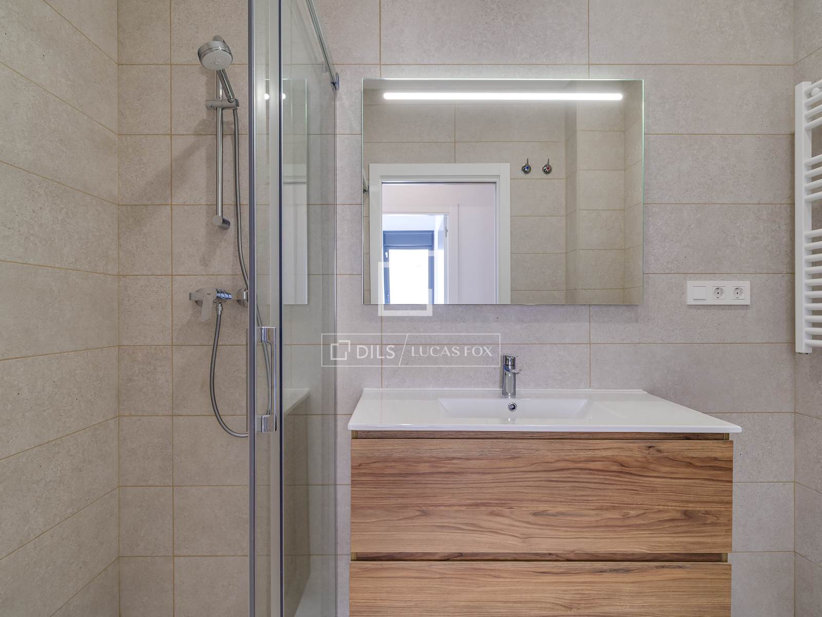 Huoneisto L'Hospitalet de Llobregat, Barcelona, Espanja 3 makuuhuonetta, 90 m2 No. 192708