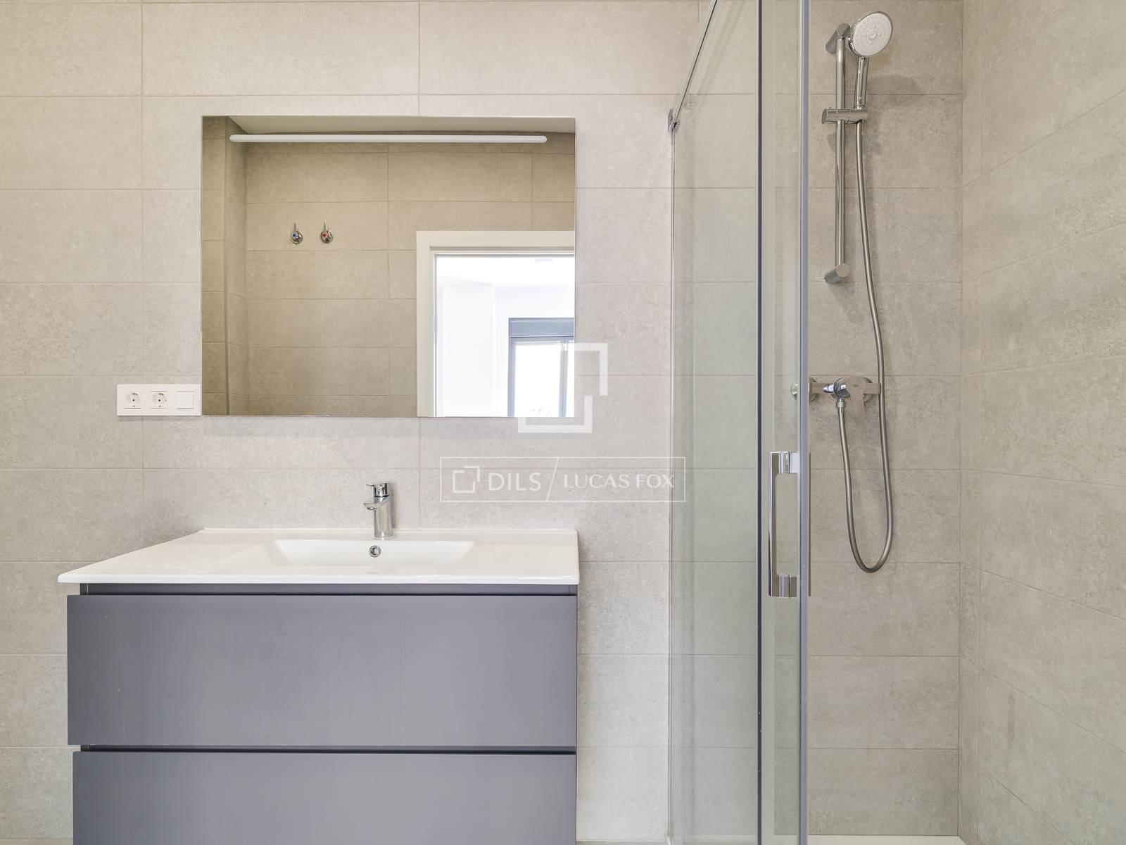 Huoneisto L'Hospitalet de Llobregat, Barcelona, Espanja 3 makuuhuonetta, 90 m2 No. 192708