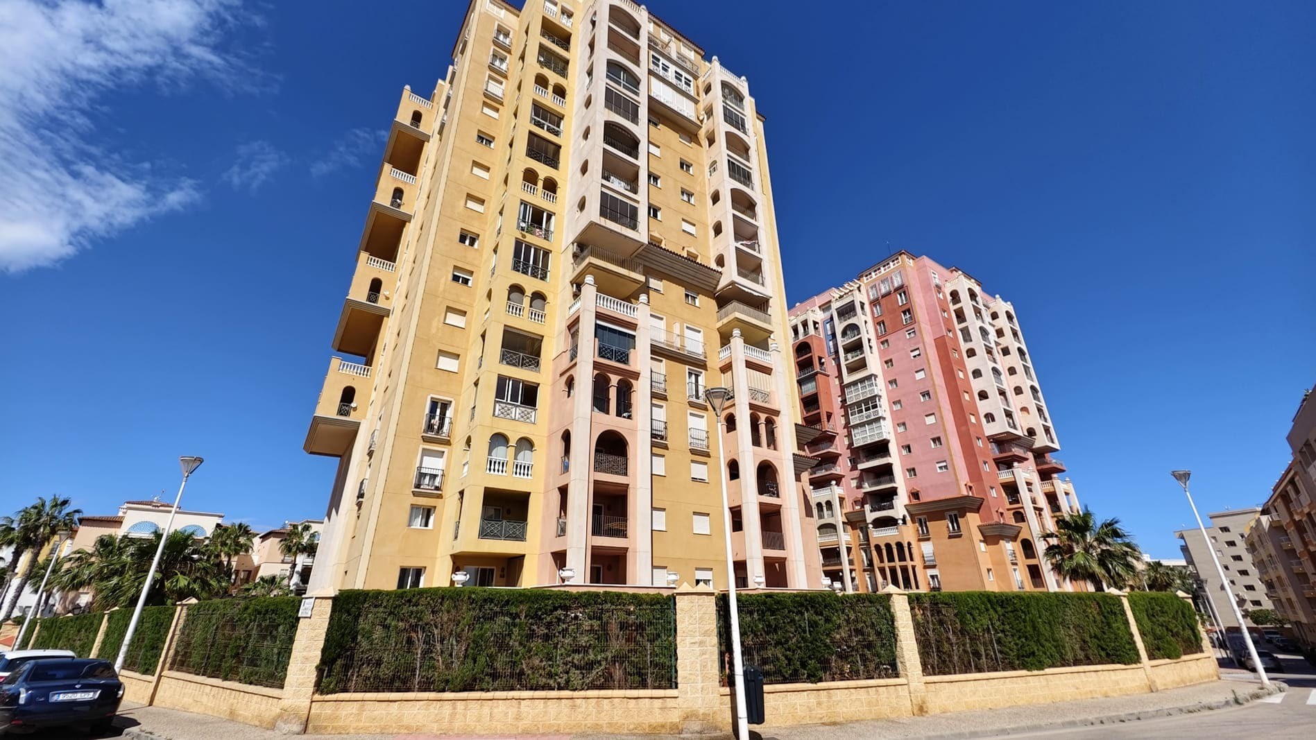 Apartamento en Torrevieja, Alicante, España 2 dormitorios, 63 m2 No. 148016