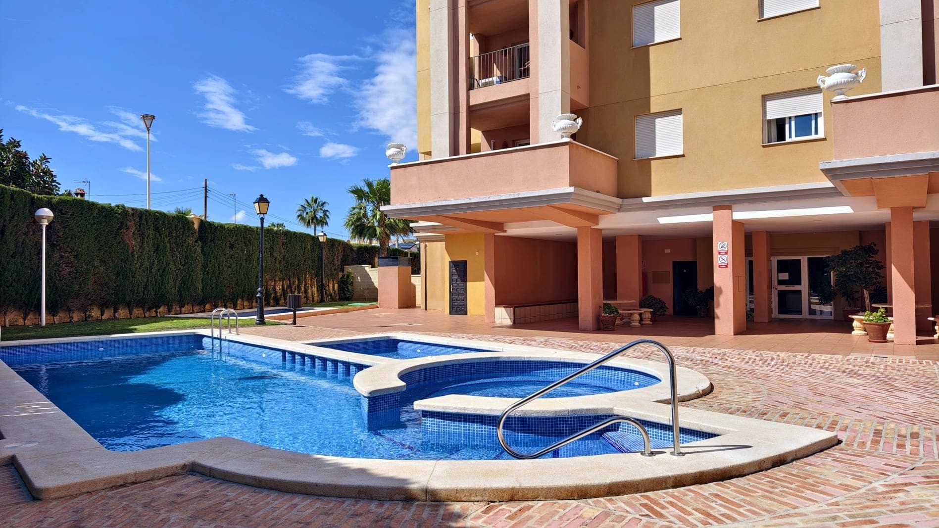 Apartamento en Torrevieja, Alicante, España 2 dormitorios, 63 m2 No. 148016