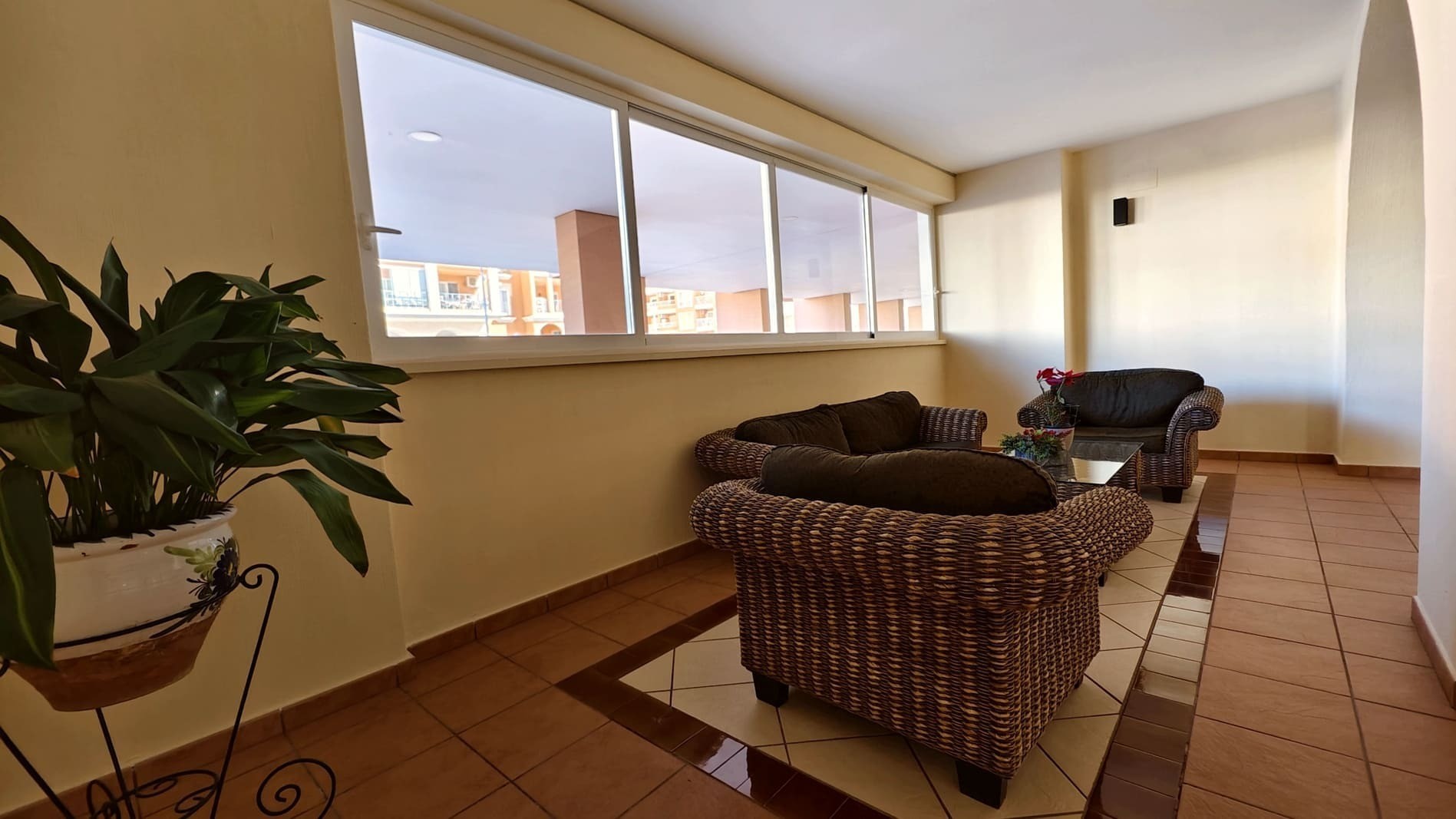 Apartamento en Torrevieja, Alicante, España 2 dormitorios, 63 m2 No. 148016