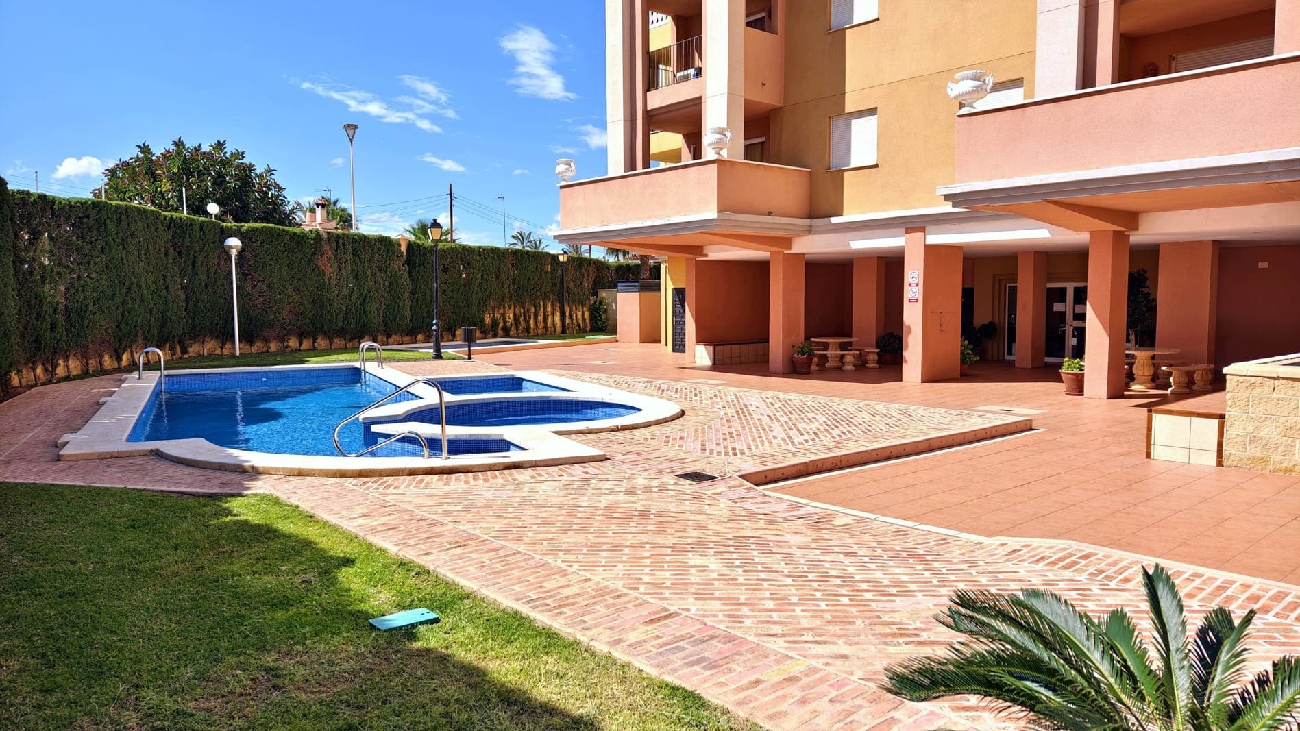 Apartamento en Torrevieja, Alicante, España 2 dormitorios, 63 m2 No. 148016