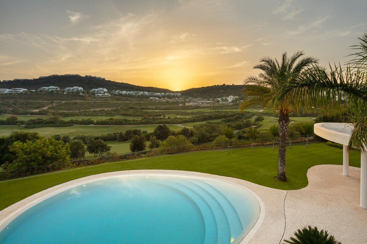 Villa i Casares, Malaga, Spanien 4 sovrum, 578 kvm. Nr. 136111