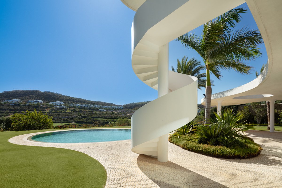 Villa i Casares, Malaga, Spanien 4 sovrum, 578 kvm. Nr. 136111
