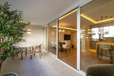 Apartment in Madrid, Spain 3 bedrooms, 150 sq.m. No. 165894