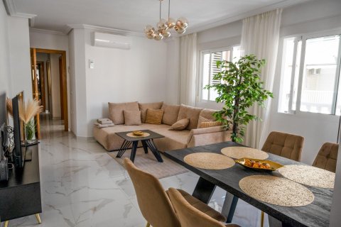 Appartamento a Torrevieja, Alicante, Spagna 3 camere da letto, 86 mq. N° 177477