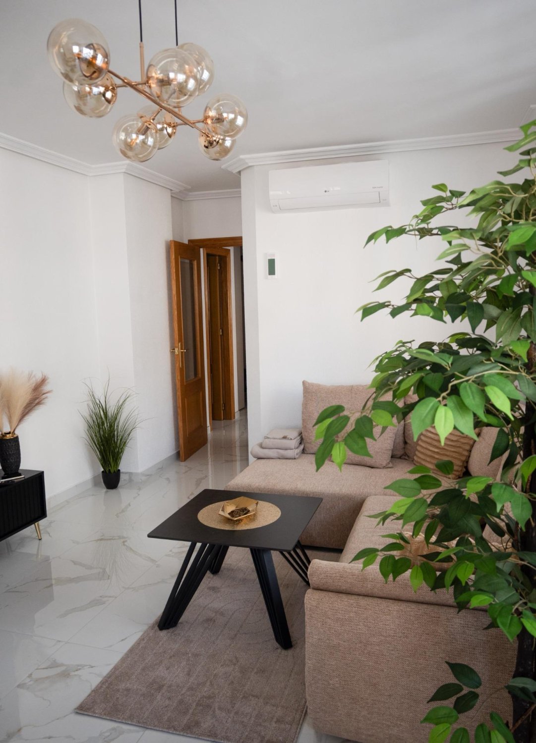 Apartment in Torrevieja, Alicante, Spain 3 bedrooms, 86 sq.m. No. 177477