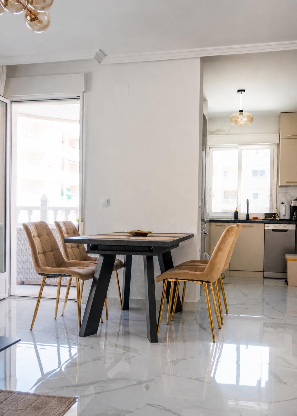 Apartment in Torrevieja, Alicante, Spain 3 bedrooms, 86 sq.m. No. 177477