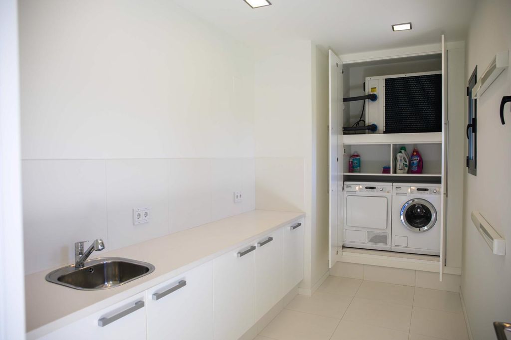 Villa a Moraira, Alicante, Spagna 7 camere da letto, 738 mq. N° 95646