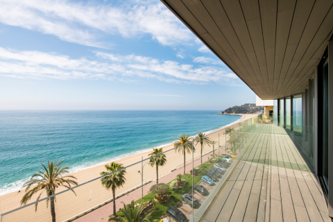 Huoneisto Lloret de Mar, Girona, Espanja 3 makuuhuonetta, 146 m2 No. 22093