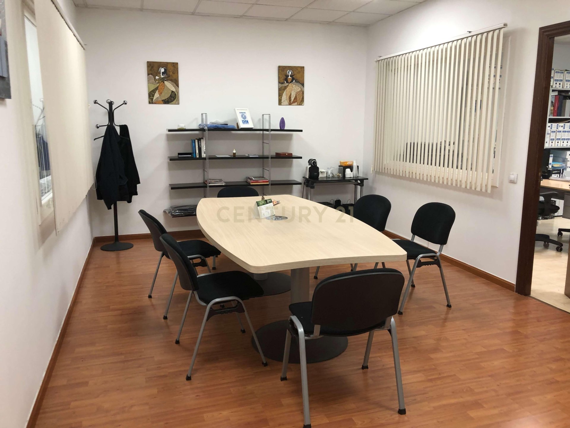 Propiedad comercial en Barcelona, España 9 dormitorios, 1076 m2 No. 166873