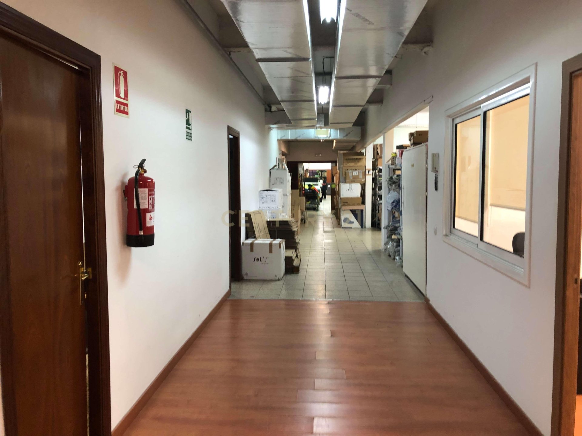 Propiedad comercial en Barcelona, España 9 dormitorios, 1076 m2 No. 166873